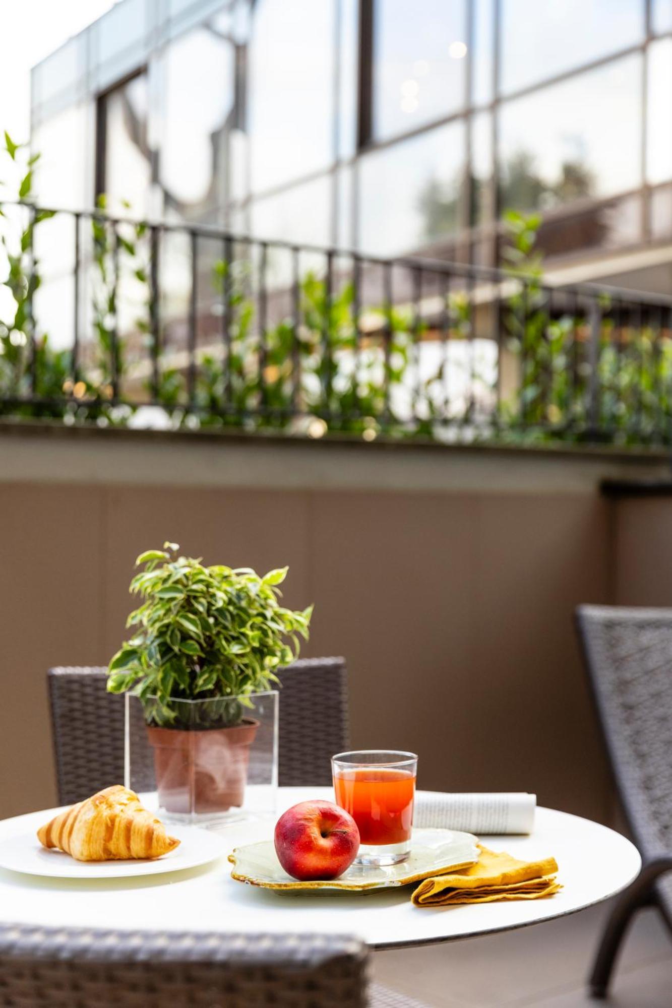 Adoro Hotel Rome Exterior photo